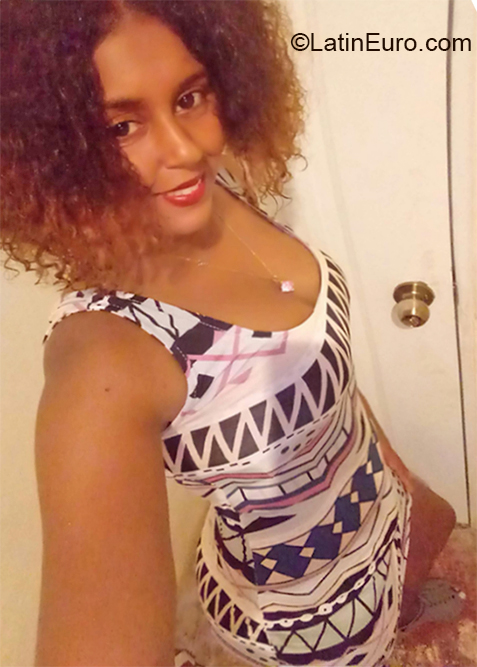 Date this attractive Dominican Republic girl Yosi from San Pedro de Macoris DO37158