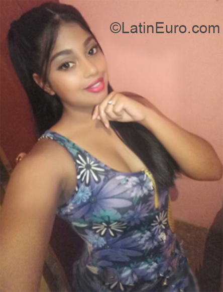 Date this georgeous Venezuela girl Milagros from Ciudad Bolivar VE2933