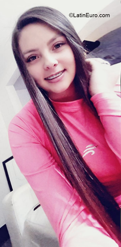 Date this voluptuous Colombia girl Yessica from Bogota CO27100