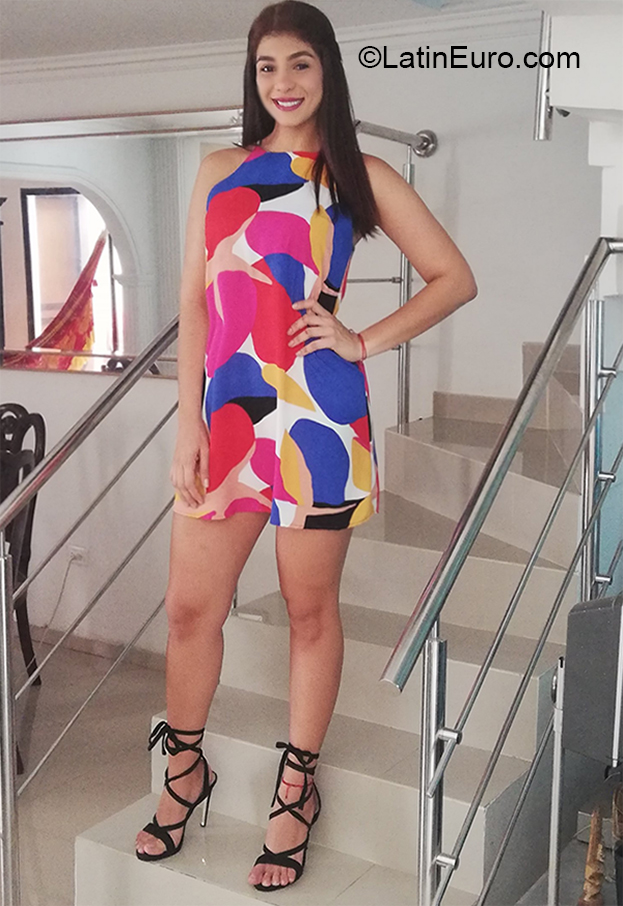 Date this gorgeous Colombia girl Wadie helena from Barranquilla CO33561