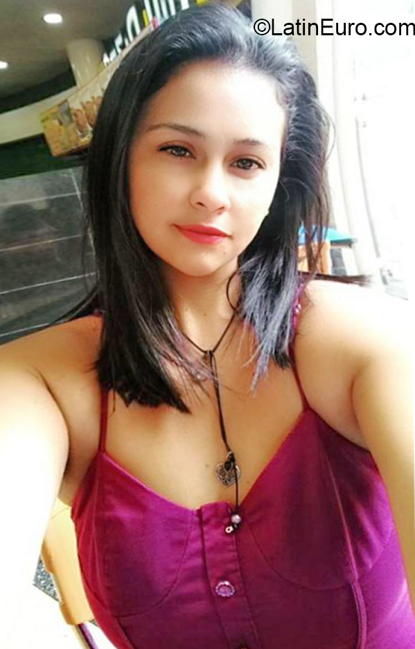 Date this nice looking Venezuela girl Carol from Tachira VE2948
