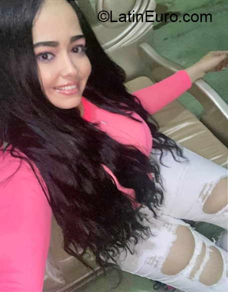 Date this charming Dominican Republic girl Yorlenny from Santo Domingo DO40350