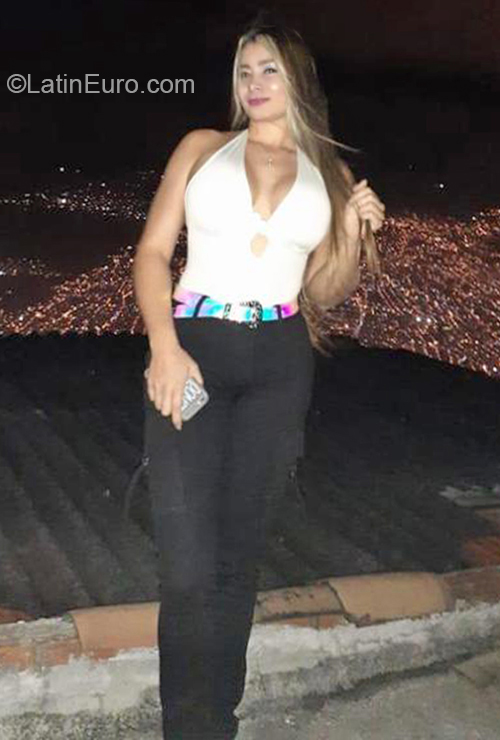 Date this passionate Colombia girl Yenni from Medellin CO26743