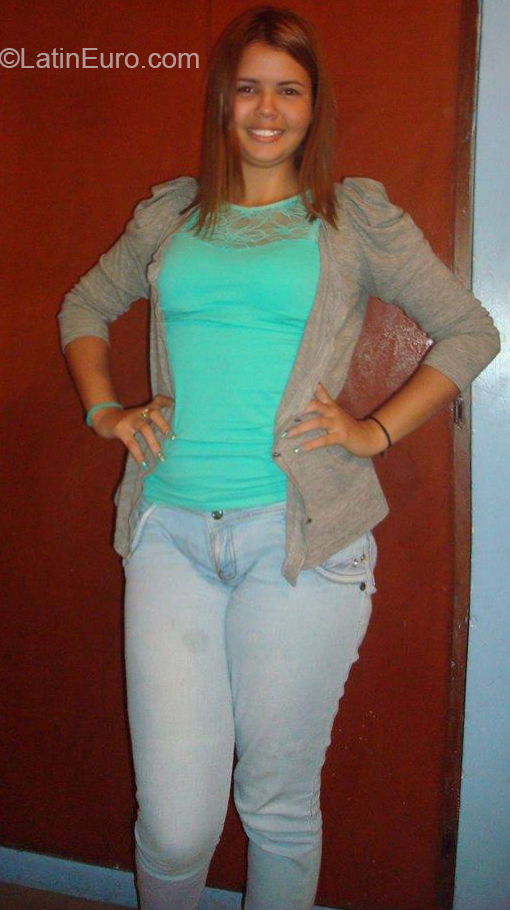 Date this young Venezuela girl Loriana from Caracas VE2974