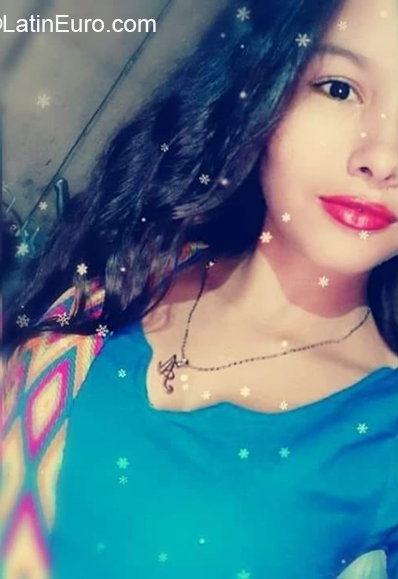 Date this lovely Colombia girl Ingrid from Florencia CO26776