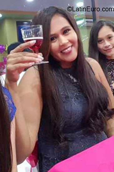 Date this foxy Honduras girl Yaneth from Olancho HN2764