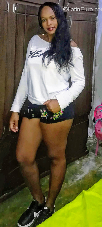 Date this stunning Colombia girl Sami from Quibdo CO26783