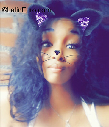 Date this beautiful Netherlands Antilles girl Santi29 from Lima PE1502