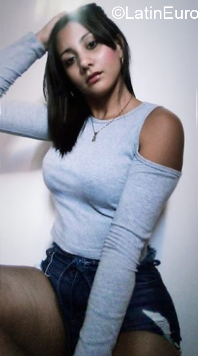 Date this delightful Uruguay girl Veronica from Montevideo UY46