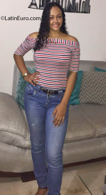 Date this athletic Colombia girl Luisa from Cali CO26911