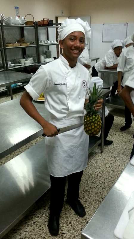 Date this good-looking Dominican Republic man Emmanuel from Santo Domingo DO37600