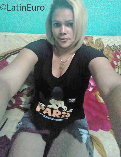 Date this young Cuba girl Lily from Havana CU666