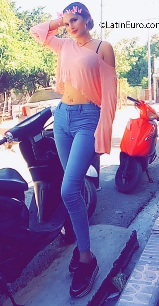 Date this charming Dominican Republic girl Elena from Santo Domingo DO37727