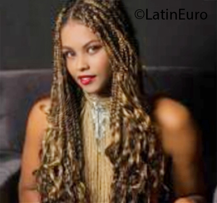 Date this happy Colombia girl Sofia from Bogota CO27046