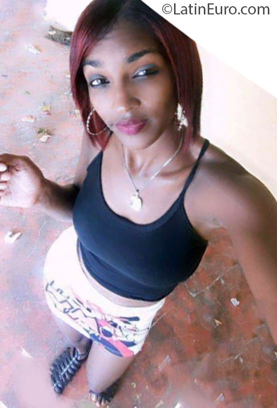 Date this gorgeous Dominican Republic girl Daniela from Santo Domingo DO37783