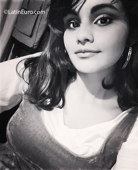 Date this sensual Argentina girl Vani from Buenos Aires AR379