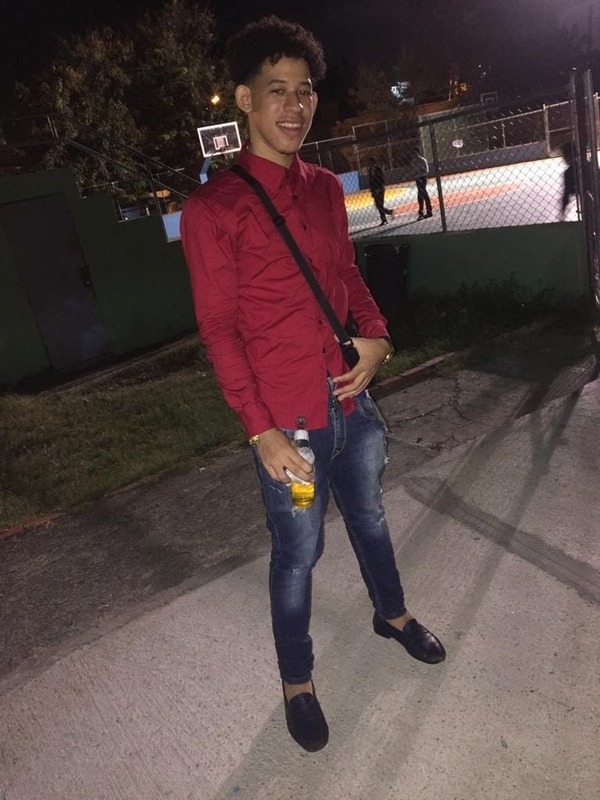 Date this good-looking Dominican Republic man Jhon henry from Santo Domingo DO37834