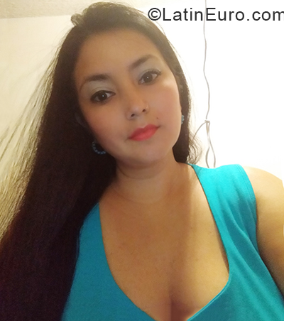 Date this gorgeous Venezuela girl Sandra from Carcas VE3121