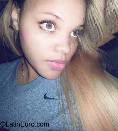 Date this good-looking Dominican Republic girl Jessica from Santo Domingo DO38055
