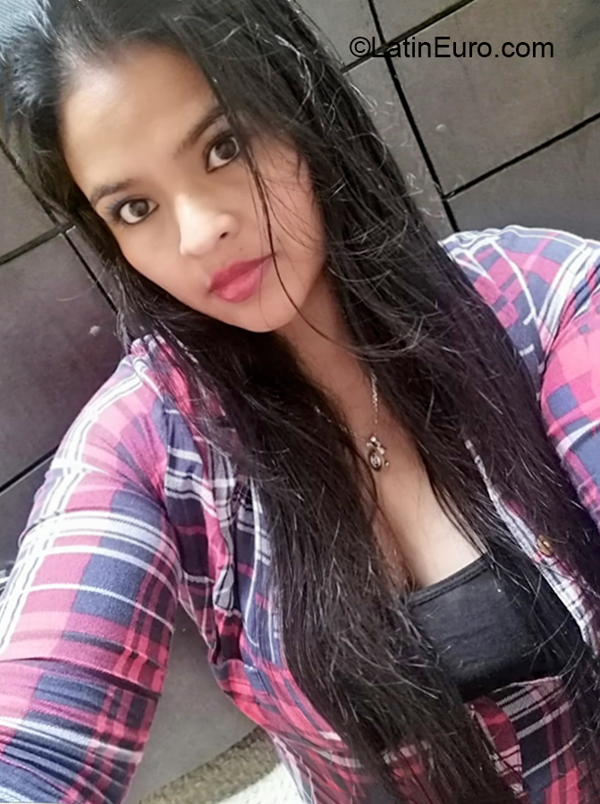 Date this gorgeous Colombia girl Leidy from Bogota CO27290
