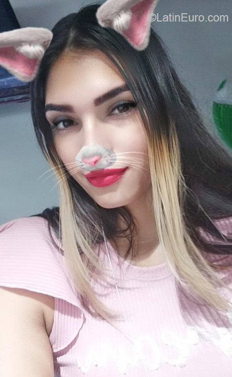 Date this stunning Colombia girl Jazmin from Pereira CO27305