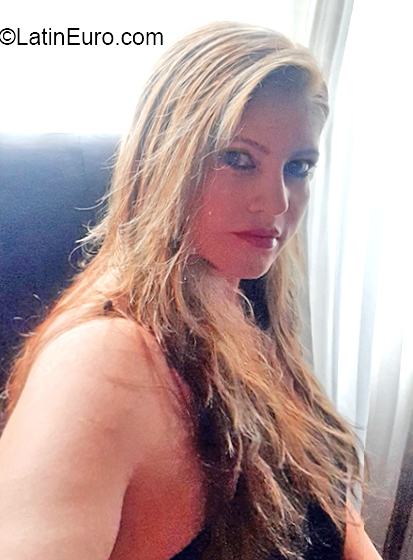 Date this athletic Colombia girl Alega from Bogota CO27310