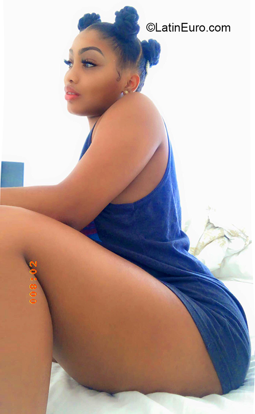 Date this happy Dominican Republic girl Raysa from Santo Domingo DO38104