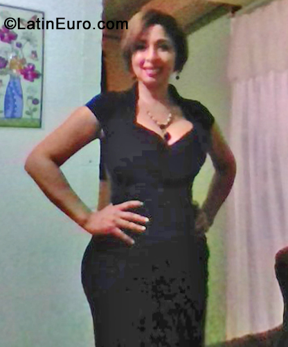 Date this georgeous El Salvador girl Paz from San Salvador SV114