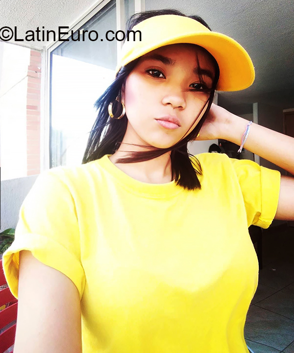 Date this funny Colombia girl Isa from Barranquilla CO27362