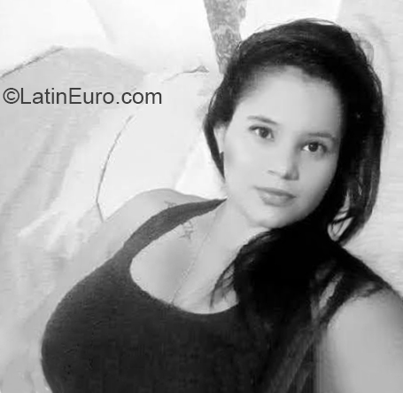 Date this voluptuous Colombia girl Ana from Bucaramanga CO27382