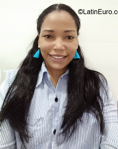 Date this hot Dominican Republic girl Juanita from Santo Domingo DO38229