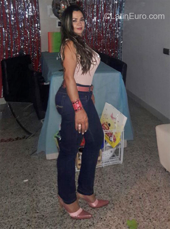 Date this delightful Colombia girl Luz from Medellin CO27548