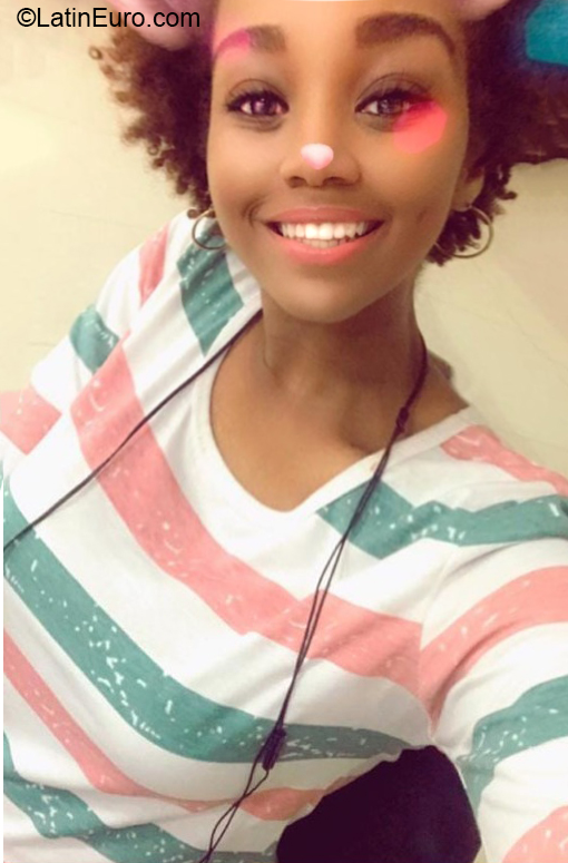 Date this attractive Dominican Republic girl Maddy from Santo Domingo Este DO38276