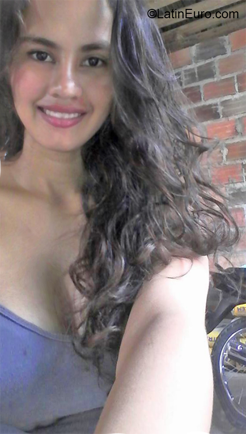 Date this sultry Colombia girl Angy from Bogota CO27615