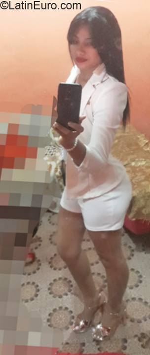 Date this sultry Colombia girl Allison from Guayaquil CO27627