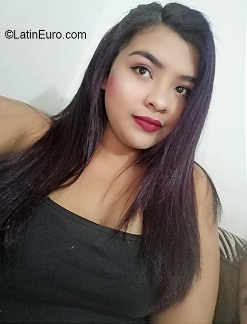 Date this sultry Colombia girl Andrea from Medellin CO27652