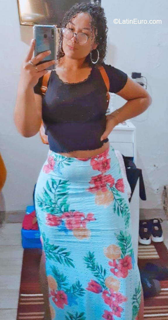 Date this funny Brazil girl Emily from Osorio BR11189