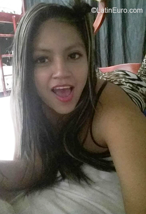 Date this athletic Ecuador girl Lili from Guayaquil EC555