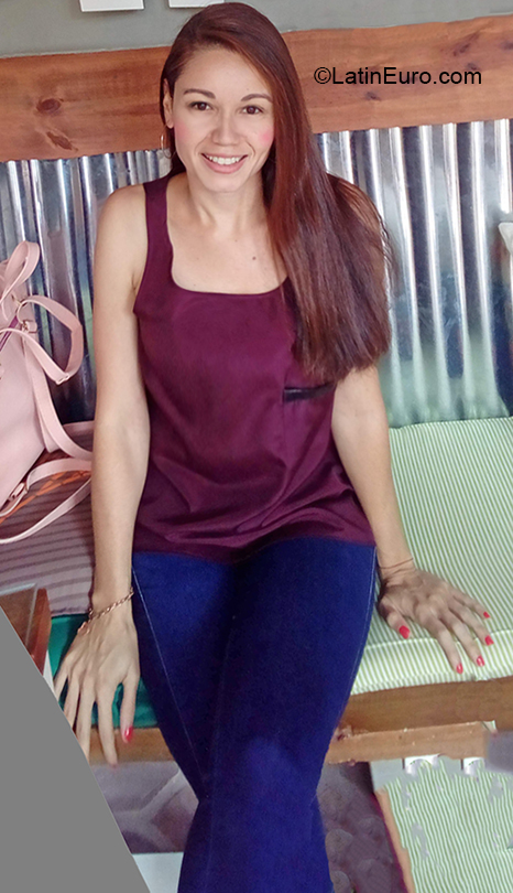 Date this foxy Venezuela girl Carolina from San Cristobal VE3318