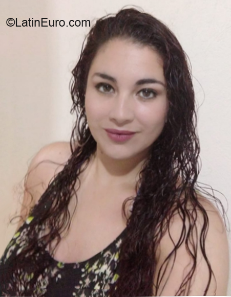 Date this athletic Colombia girl Francy from Bogota CO27925