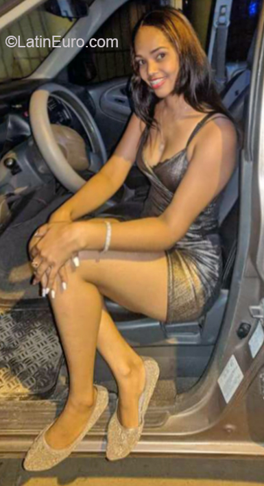 Date this delightful Dominican Republic girl Isaury from Santiago DO38445