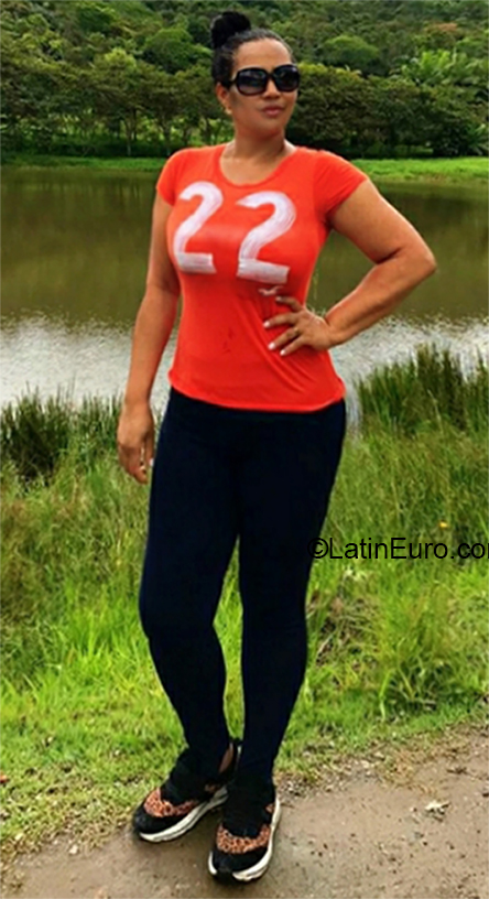 Date this attractive Brazil girl Miriam from Sao Paulo BR11195