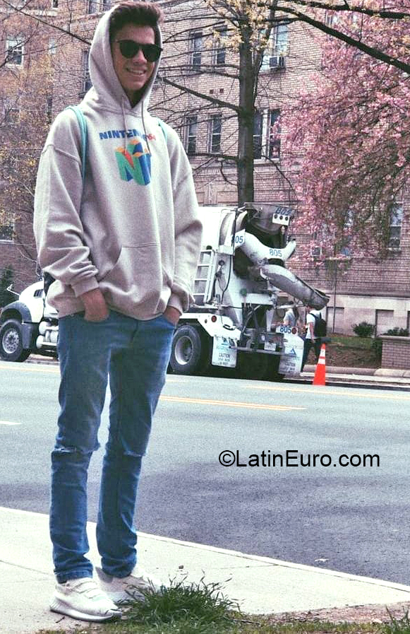 Date this athletic Costa Rica man Daniel from San Jose CR404