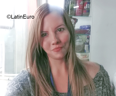 Date this nice looking Venezuela girl Catherine from Maracaibo VE3347