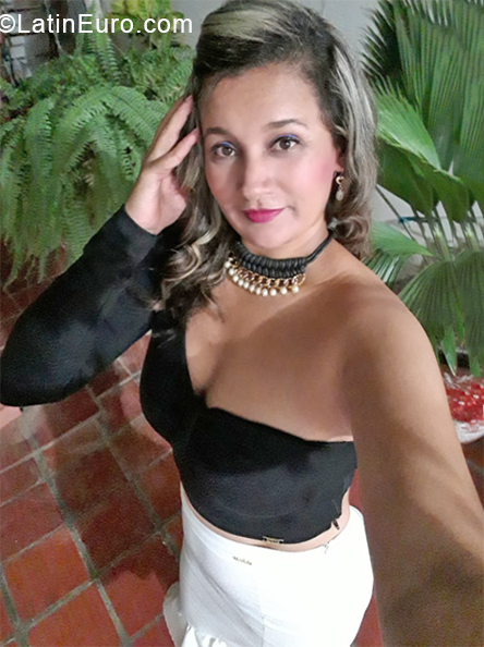Date this hot Colombia girl Yuli from Cucuta CO28075