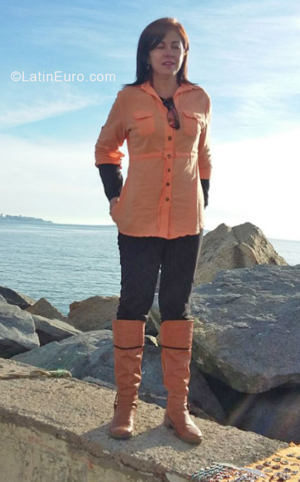 Date this athletic Colombia girl Martha from Medellin CO28091