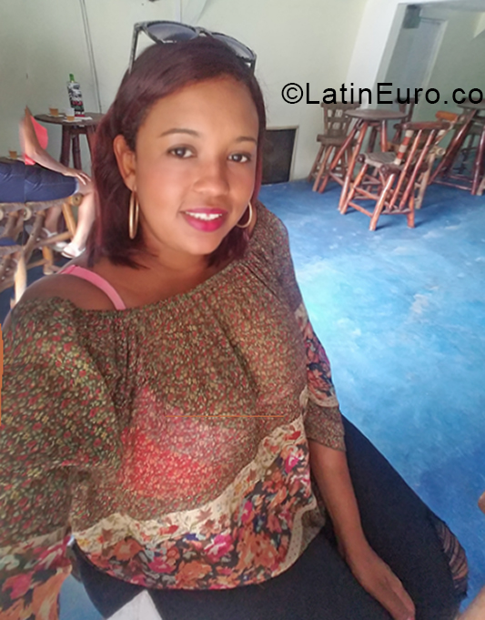 Date this sultry Dominican Republic girl Gabriela from Santo Domingo DO38520