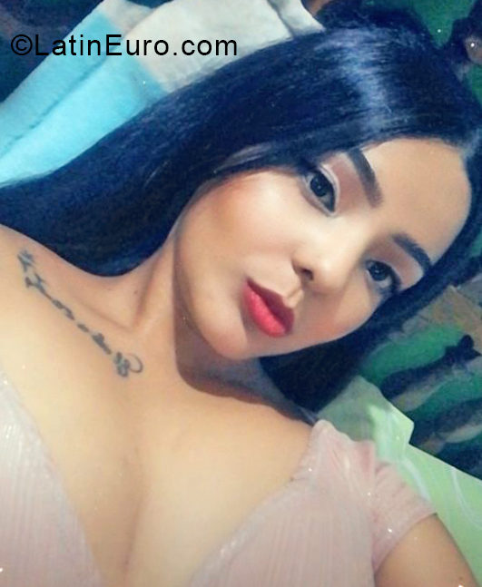 Date this lovely Colombia girl Paola from Medellin CO28149