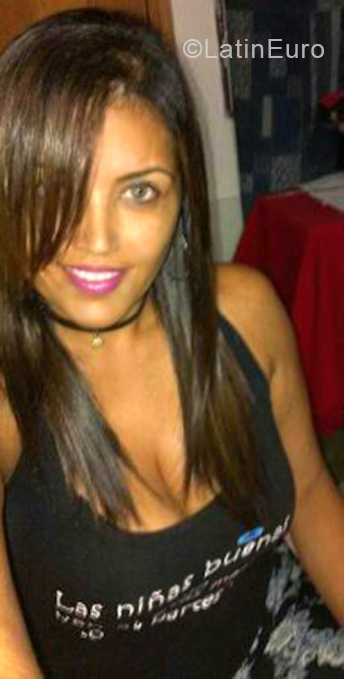 Date this nice looking Venezuela girl Liliana from Valencia VE3373