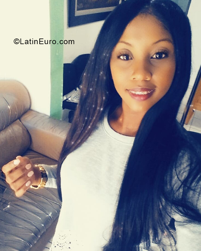 Date this stunning Dominican Republic girl Julia from San Cristobal DO38566